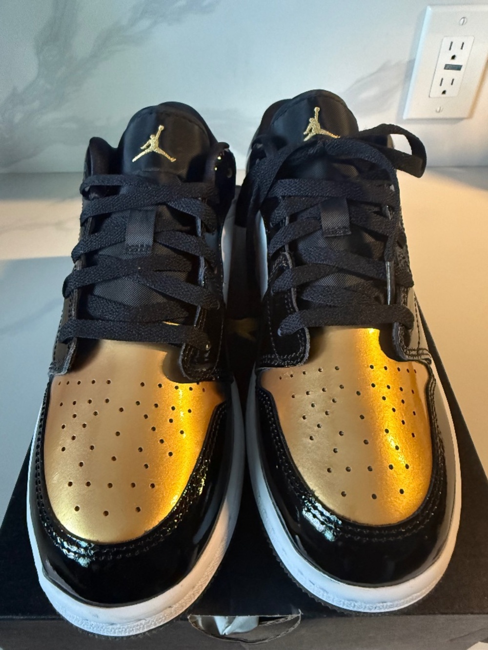 Air Jordan 1 Low SE Size 6.5Y